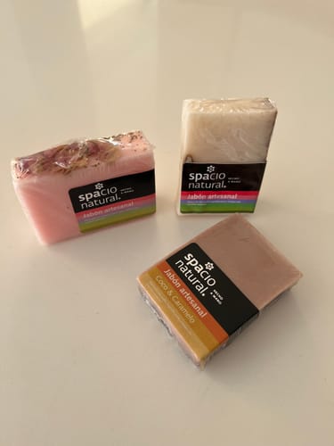 Customer photo review of Jabon Artesanal Rosas, 100 gr, Spacio Natural