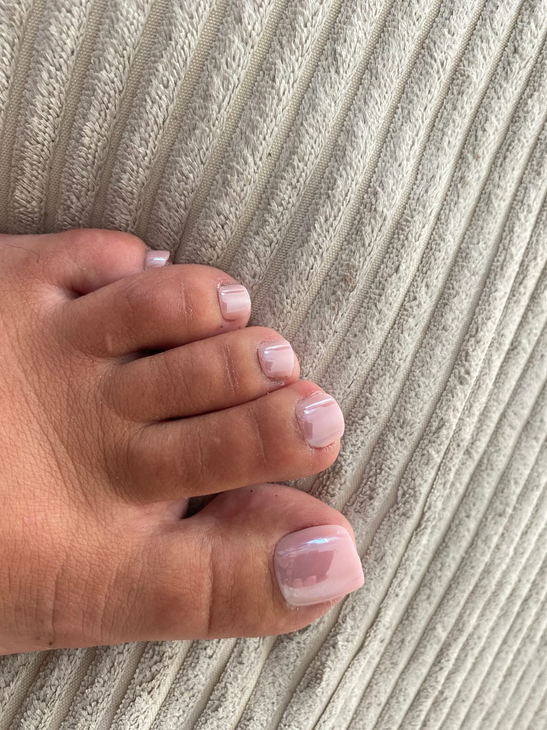 Customer photo review of FAUX ONGLES PIEDS ROSE GLACÉS