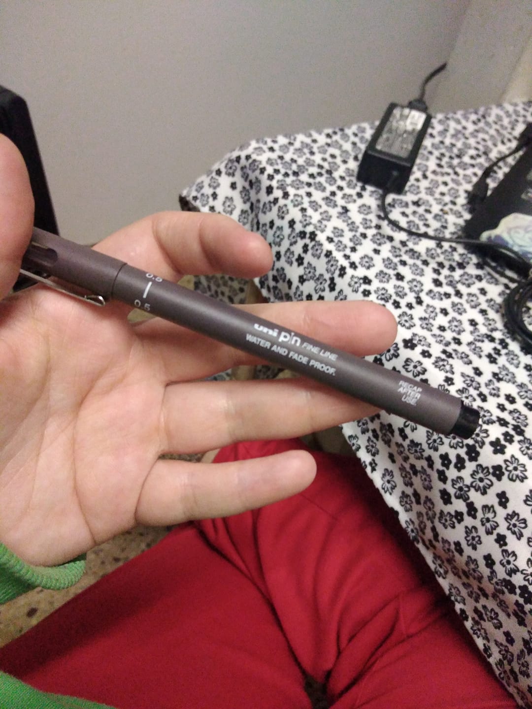 Customer photo review of Uni Pin - Tiralíneas Fine Line Sepia