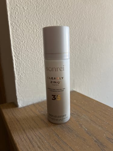 Customer photo review of Clearly Zinq® Hydrating Facial SPF 35 + Growth Factor Sunscreen Mineral Gel/Primer