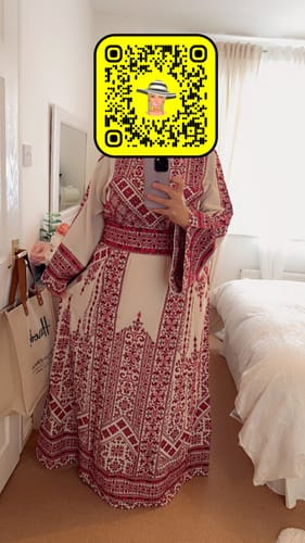 Customer photo review of Light Beige/Burgundy,Pink A Cut Full Embroidered Thobe
