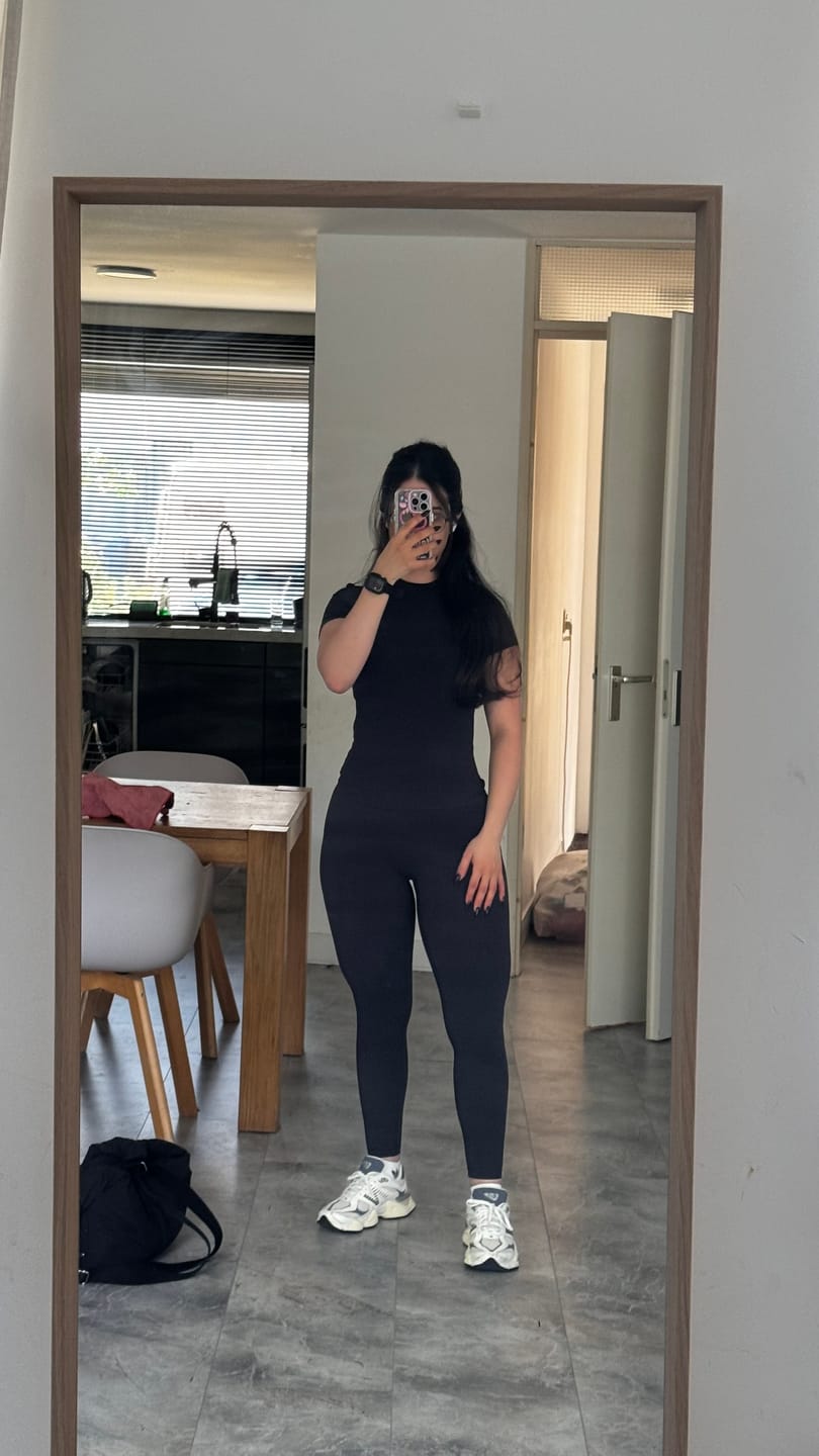 Customer photo review of Fitted T-Shirt Onyx