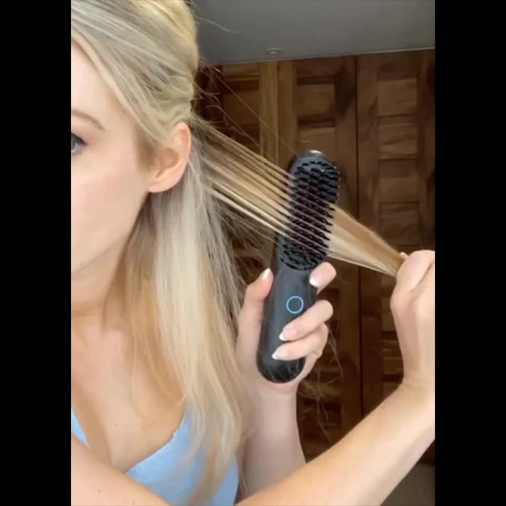 Customer photo review of LumoShine Brush® - Vielseitige Bürste für jeden Haarstyle