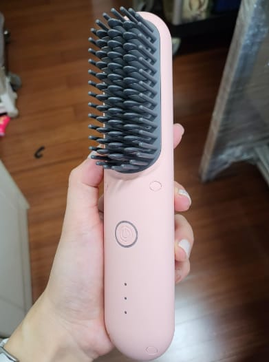 Customer photo review of LumoShine Brush® - Vielseitige Bürste für jeden Haarstyle