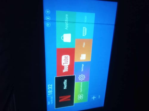 Customer photo review of MovieHub™ Ultra HD Gaming Bundle