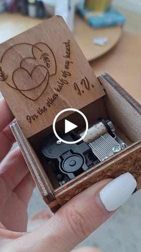 Customer video review of Custom Engrave for Automatic Honnebox