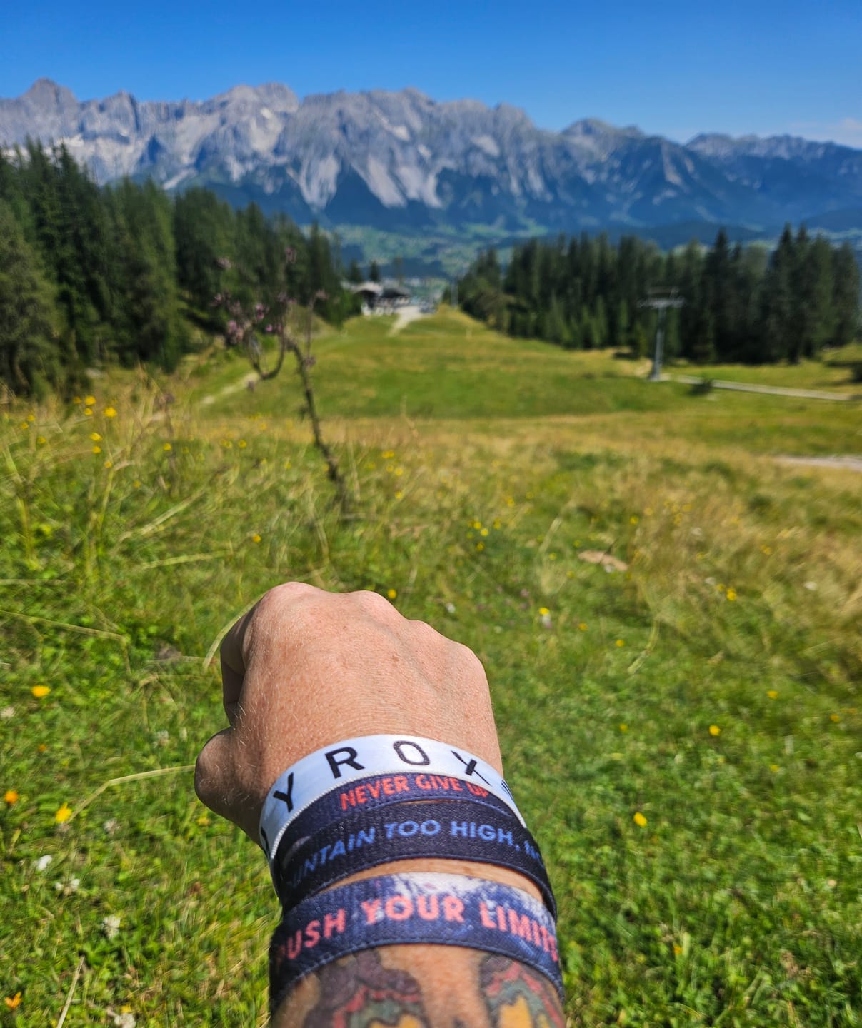 Customer photo review of No mountain too high, no trail to long - Elastisches Armband
