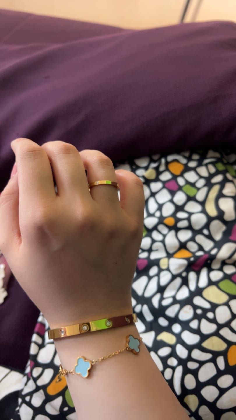 Customer photo review of Lola Ring | 18K vergoldet