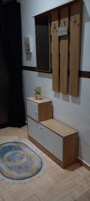 Customer photo review of Meuble d'entrée OPT v2 Meuble Chaussures - Miroir - Porte-Manteaux
