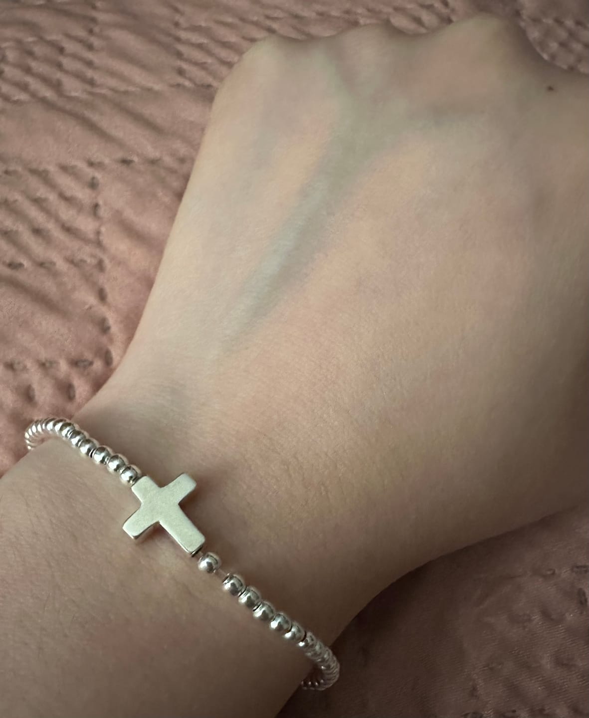 Customer photo review of Pulsera de cruz bombeada - #2.5