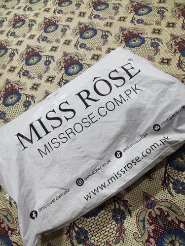 Customer photo review of Miss Rose Silk Flawless Foundation