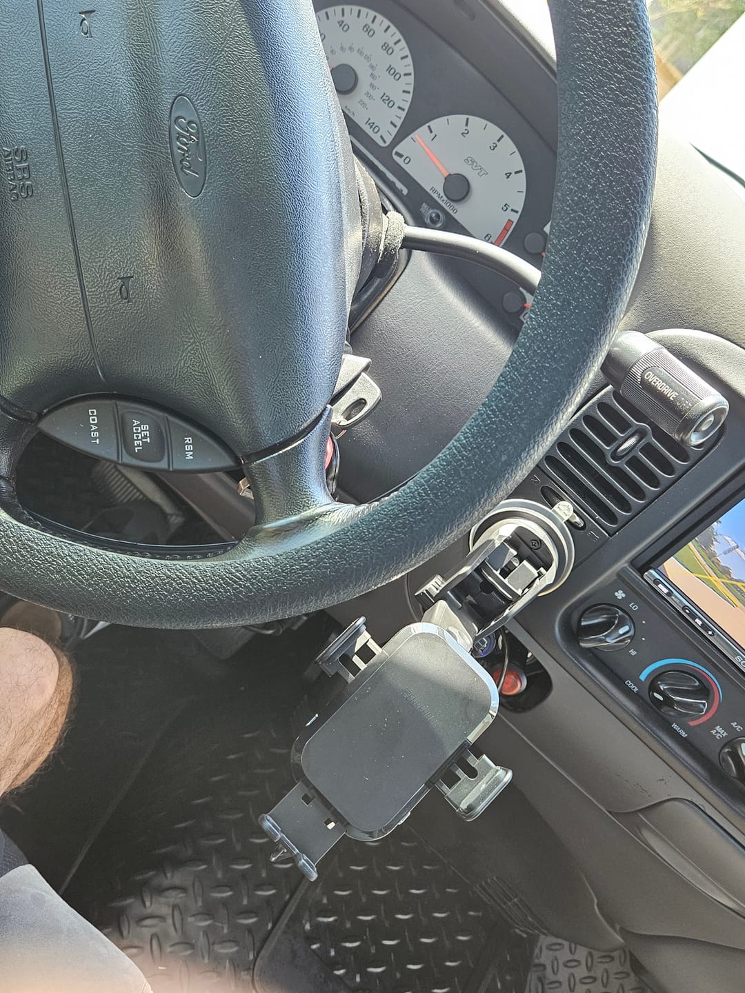 Customer photo review of Auto-Sensing Fast Wireless Car Charger