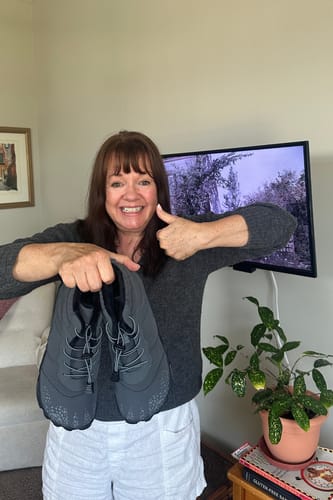 Customer photo review of Vindra Flex - Non-slip & Universal Winter Barefoot Shoe (Water-resistant)