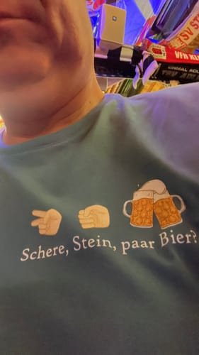 Customer photo review of Schere, Stein, paar Bier? - T-Shirt