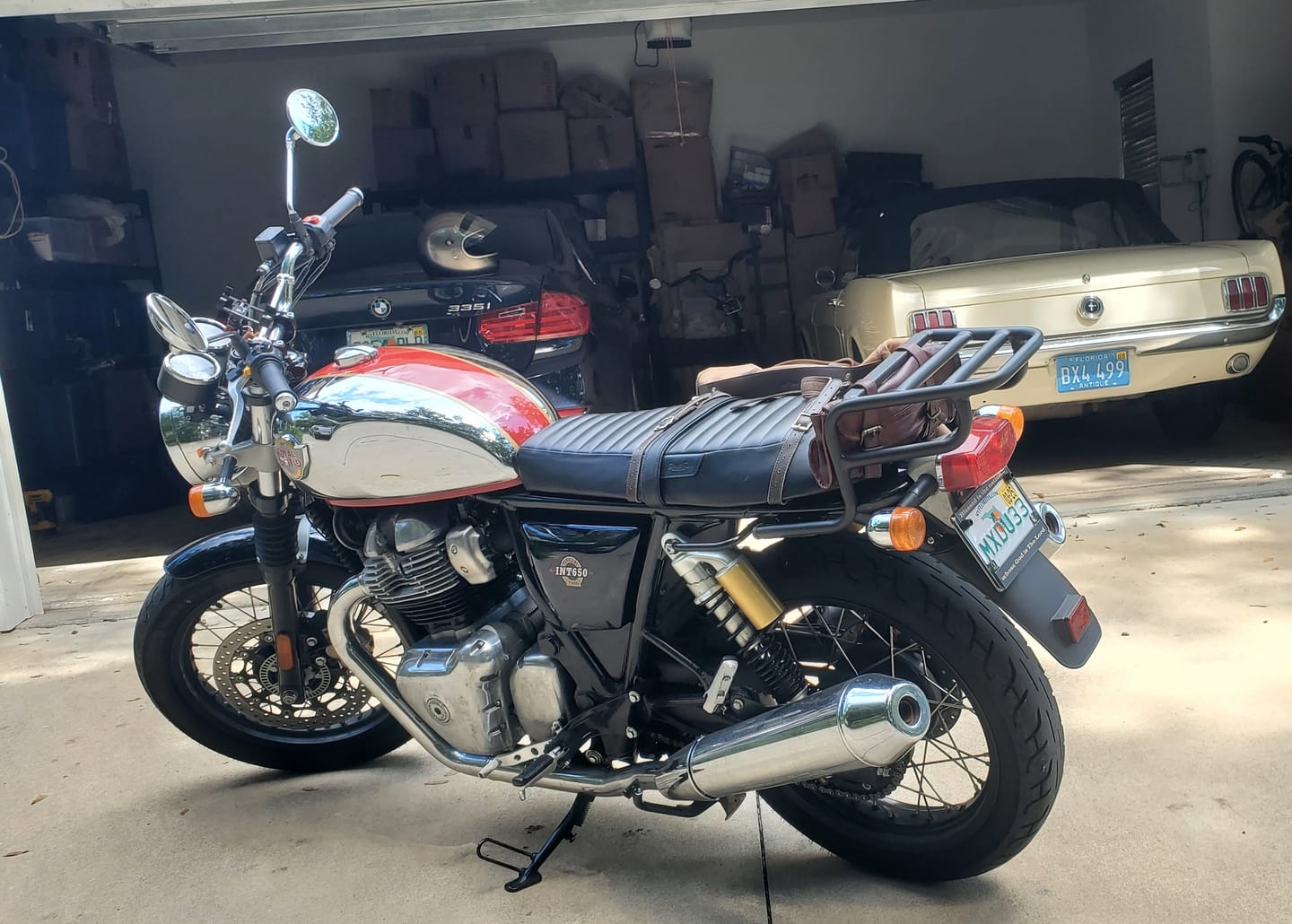 Customer photo review of touring leather seat crafted to fit royal enfield interceptor 650 / gt 650