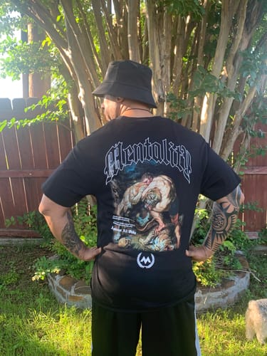 Customer photo review of ENDURE: ATLAS - Vintage Tee