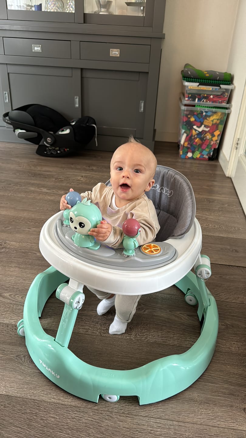 Customer photo review of Twinky Loopstoel Baby - Mint Groen