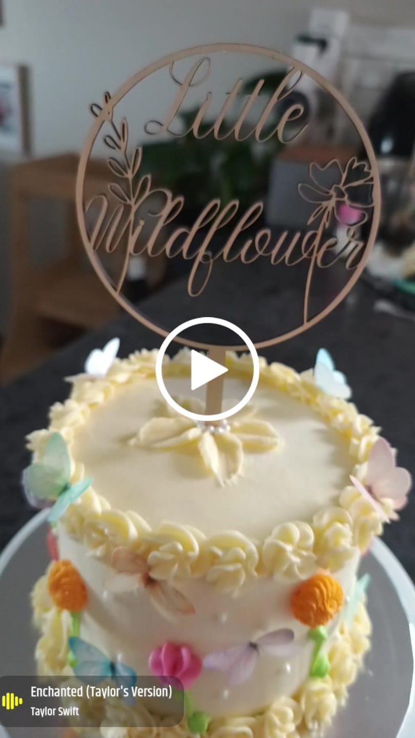 Customer video review of Rainbow Edible Wafer Butterflies - Medium - 32pcs