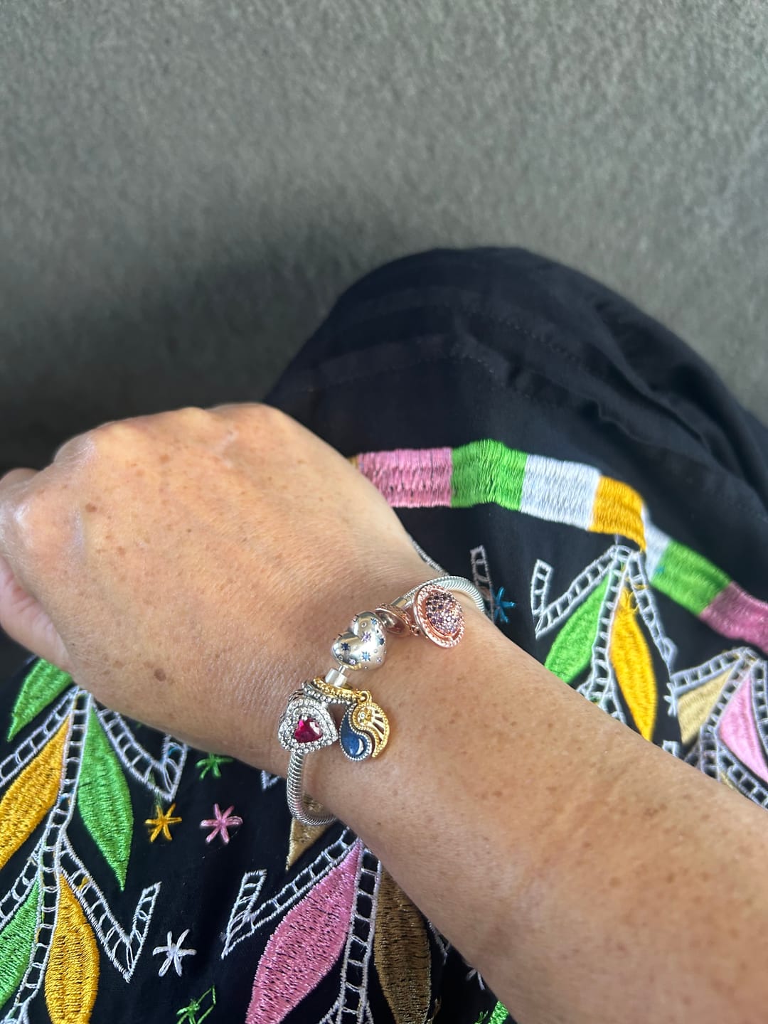 Customer photo review of Pulsera Corazon Noche Estrellada