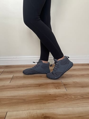 Customer photo review of Caspar Pro - Non-slip & Water-Resistant Winter Barefoot Shoe