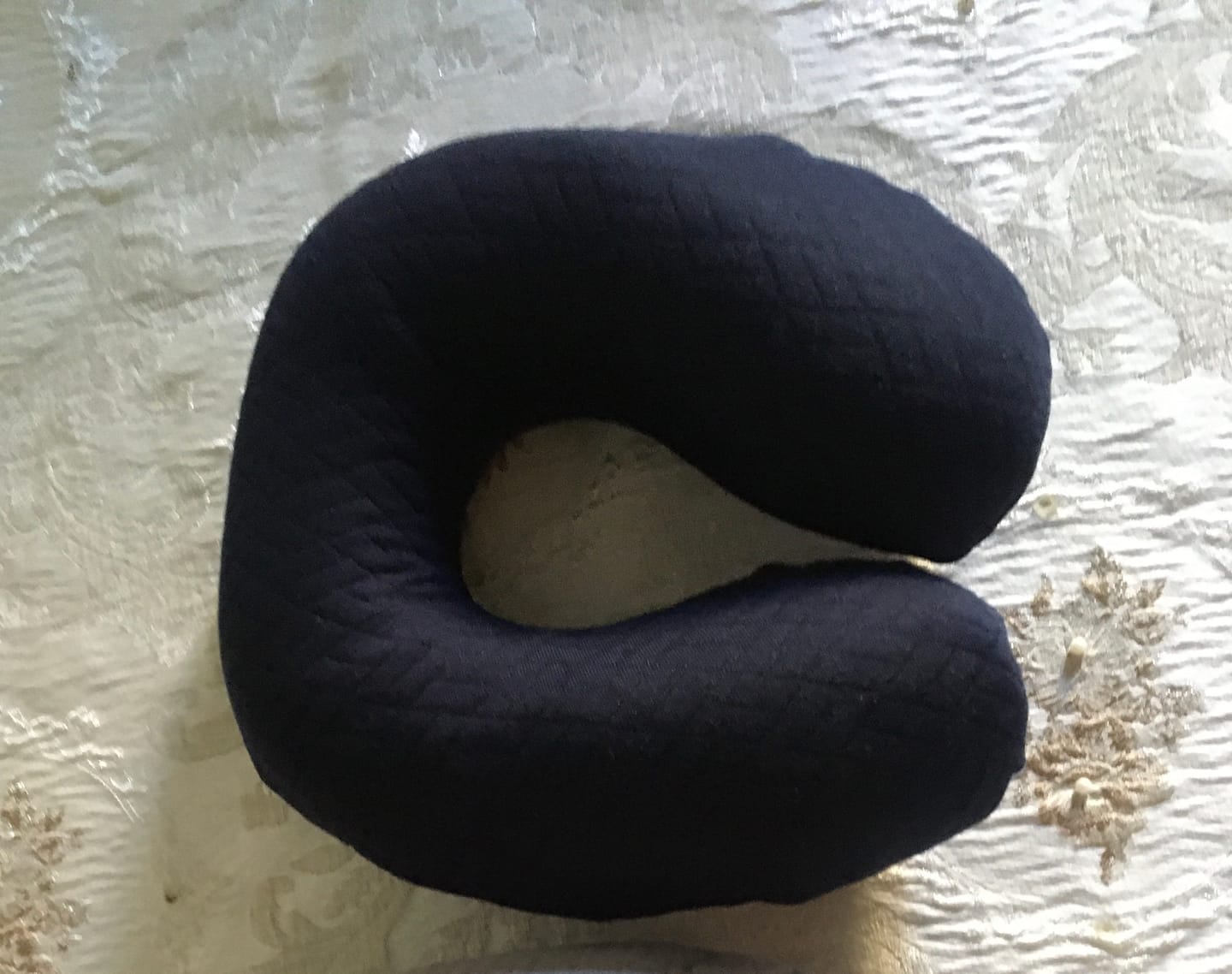 Customer photo review of Ripa- Travel Neck Pillow