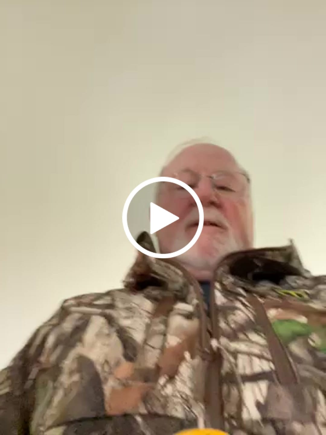 Customer video review of TideWe Men's Hunting Clothes,Silent Water Resistant Camo Hunting Suits