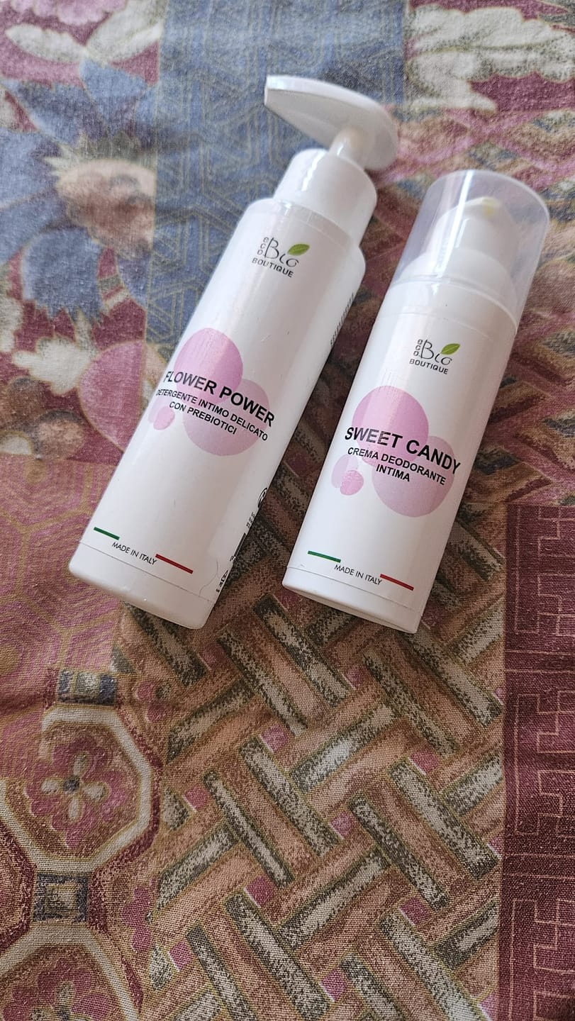 Customer photo review of V Skincare Kit