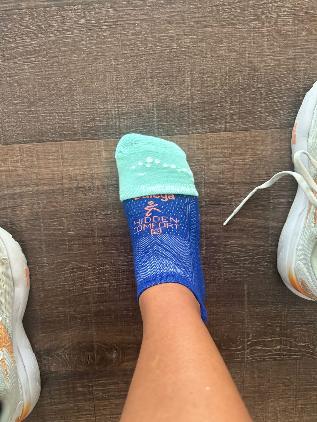 Customer photo review of Women's Running Toe-Cushioning Sock (1-Pair)