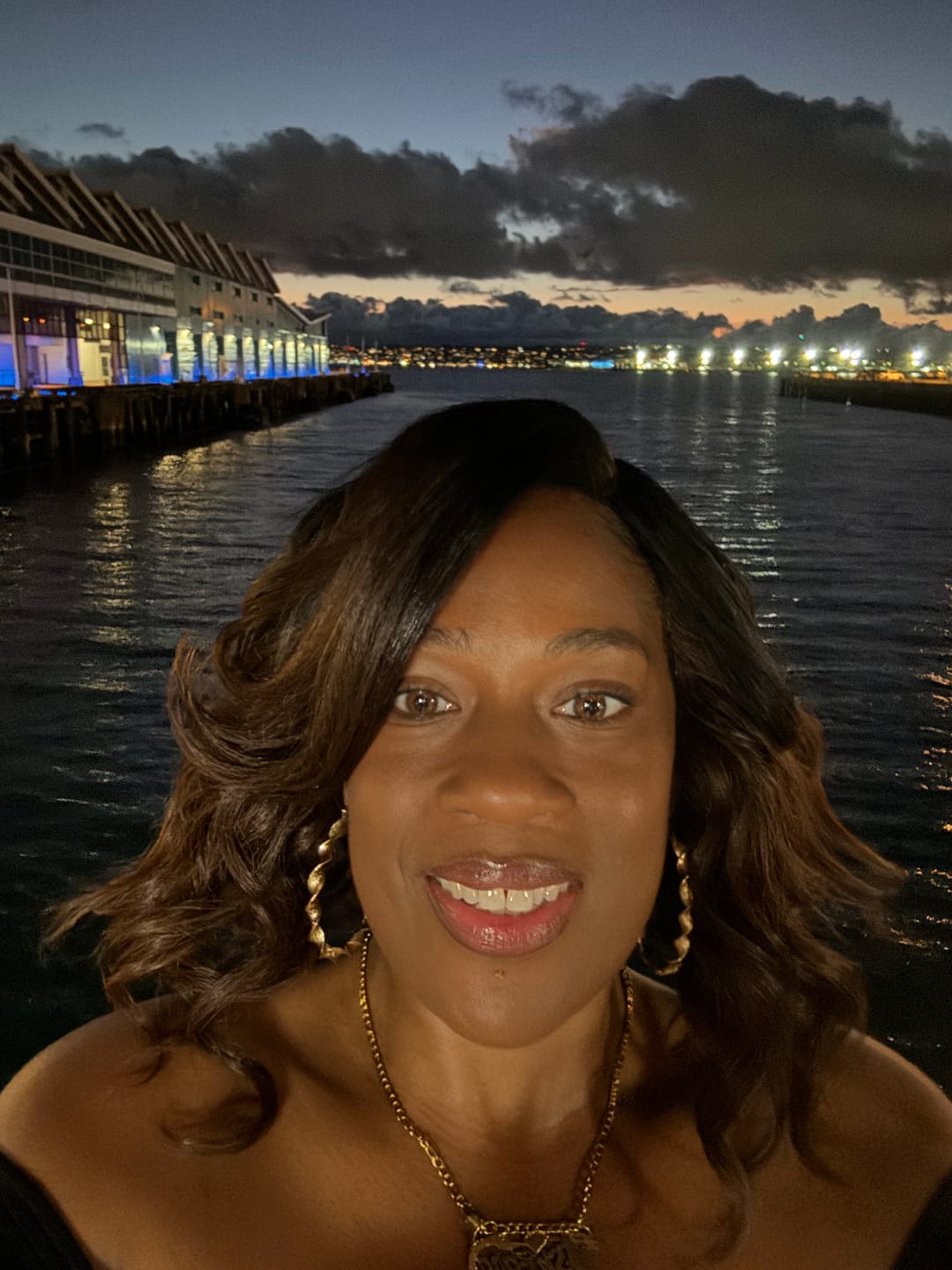 Customer photo review of Freetress Equal Invisible L Part Synthetic Hair Wig - CHASTY