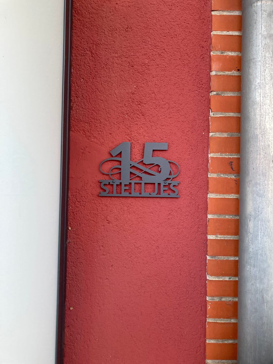 Customer photo review of Hausnummern-Türschild Ornamental Style einzeilig (personalisierbar)
