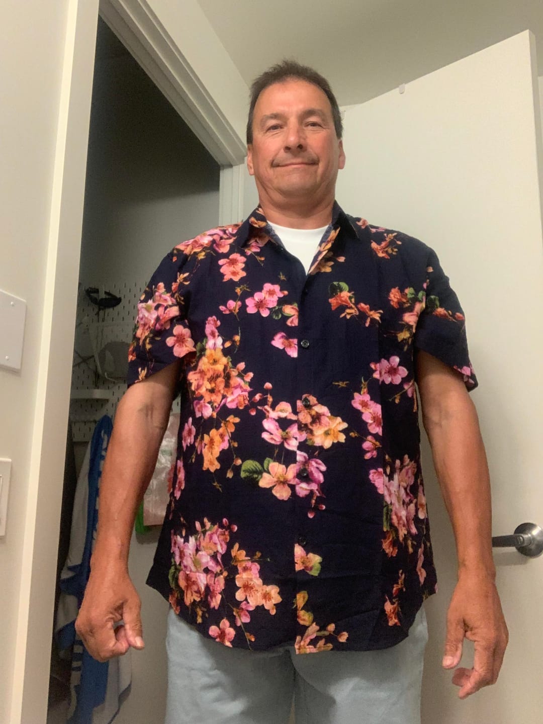 Customer photo review of Men's Floral Cotton Tropical Hawaiian Shirt
