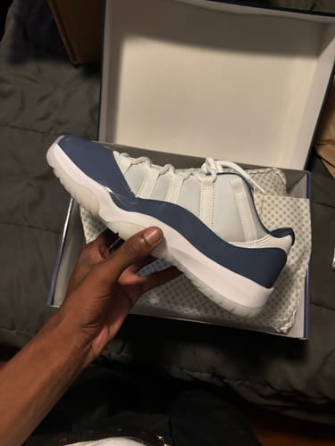 Customer photo review of Jordan 11 Retro Low Diffused Blue