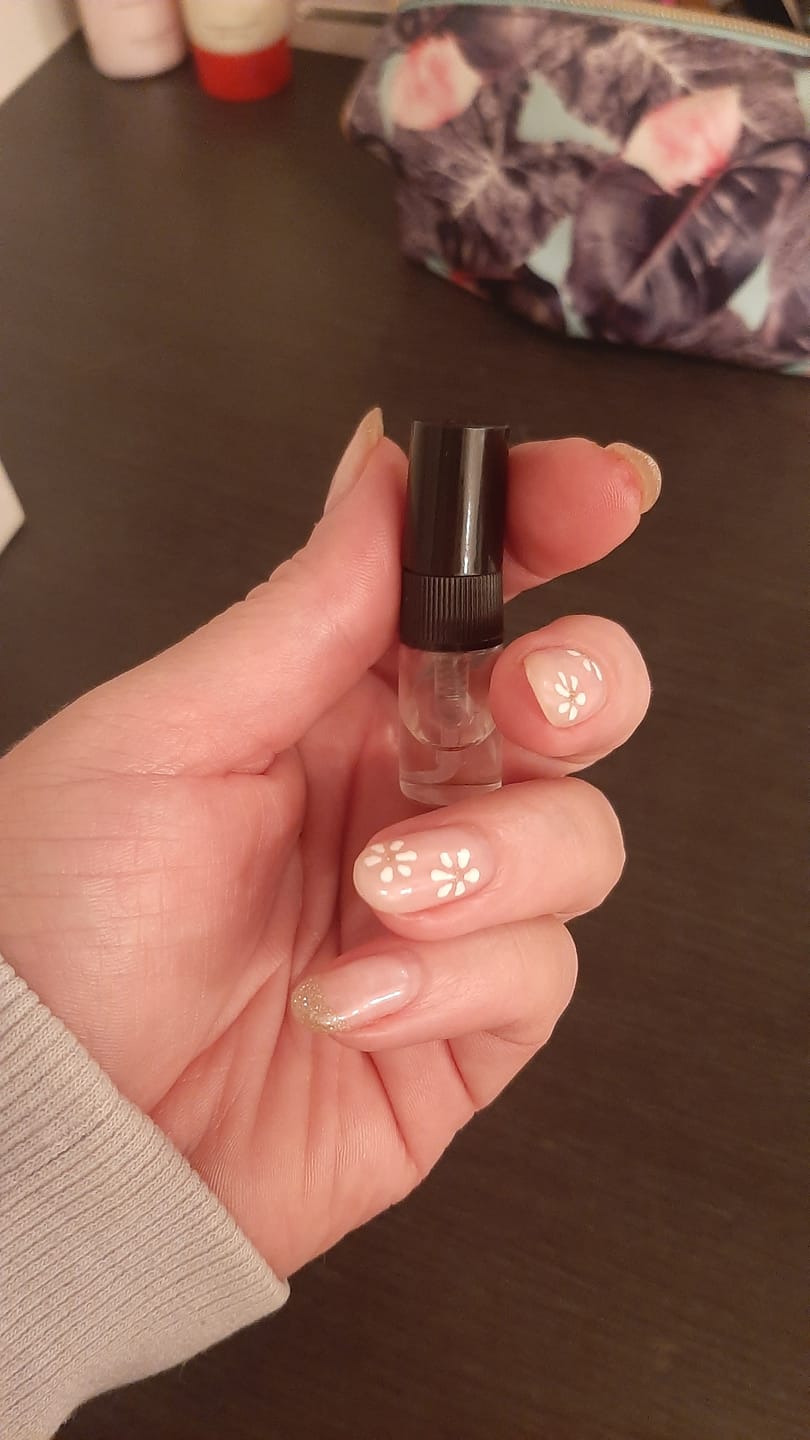 Customer photo review of L'Eau de parfum Égérie - 50 sprays format découverte