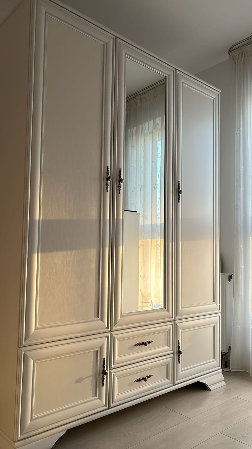 Customer photo review of Dulap IDENTO, alb, PAL, cu 5 usi si 2 sertare, 156x61x217 cm