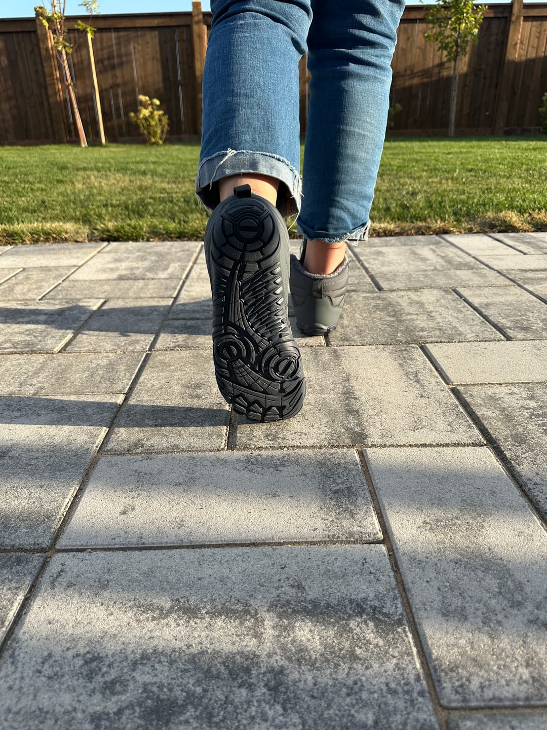 Customer photo review of Caspar Pro - Non-slip & Water-Resistant Winter Barefoot Shoe