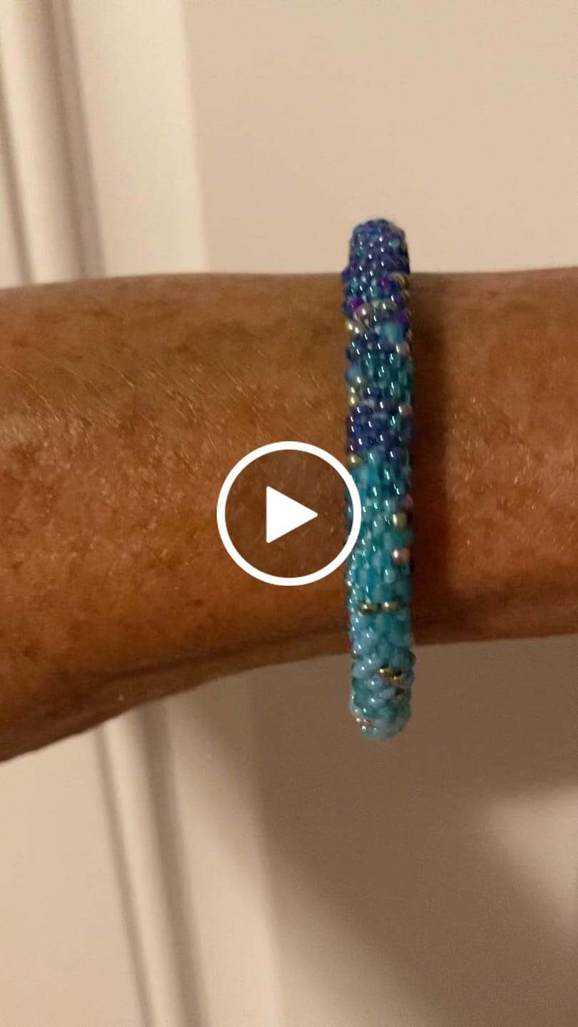 Customer video review of Oceanic Hues Ombre