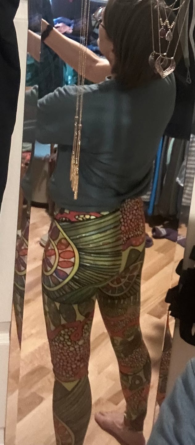 Customer photo review of Troutrageous Rainbow Signature Leggings