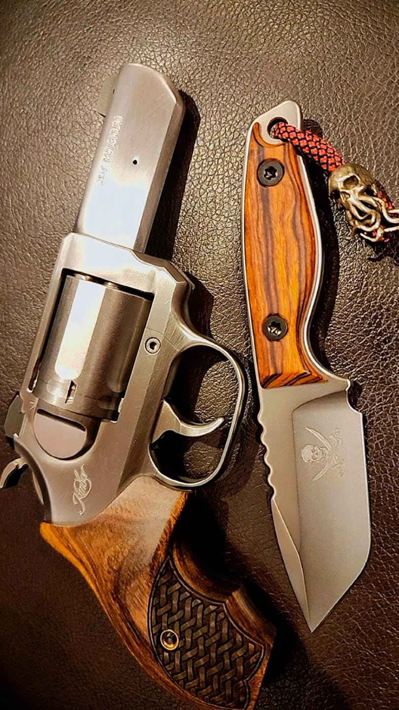 Customer photo review of V3NDETTA (Ironwood) "Jolly Roger"