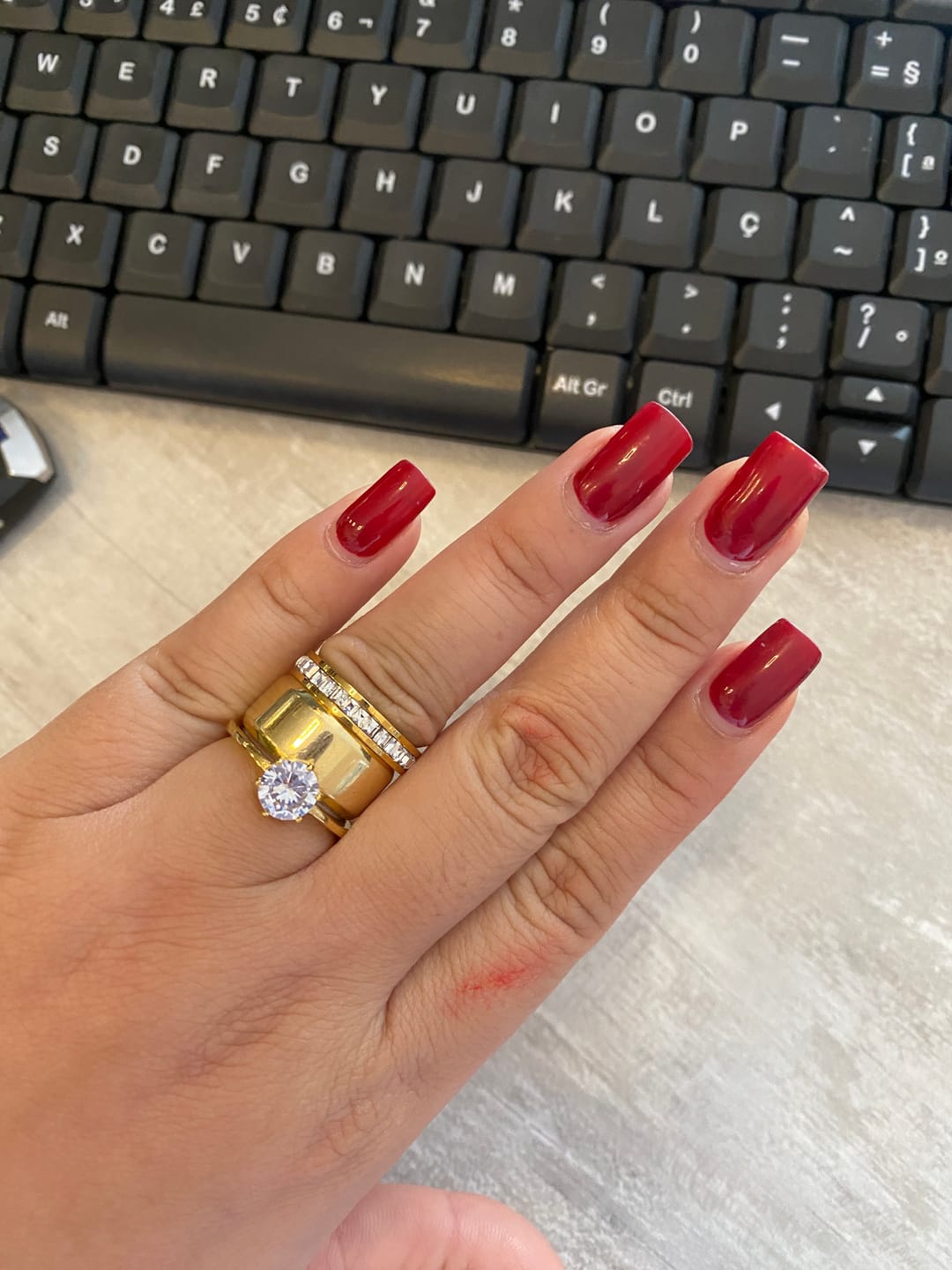 Customer photo review of Anel com Pedras Brilhantes Banhado em Ouro 18k