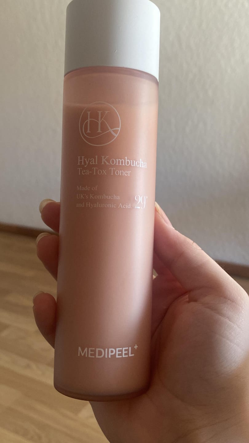 Customer photo review of Divu tekstūru toniks ar 70% kombuču un keramīdiem Medi-Peel Hyal Kombucha Tea-Tox Toner
