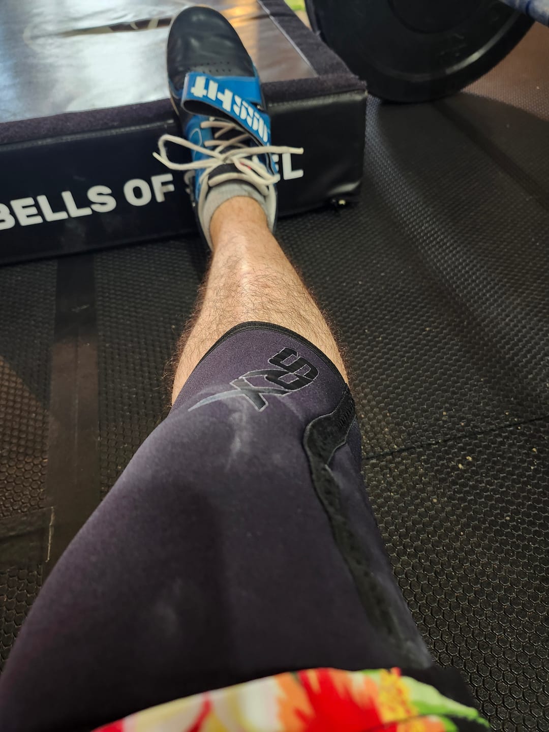 Customer photo review of KNEE SLEEVES 6 MM - Black