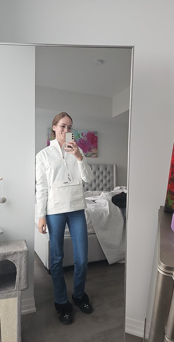 Customer photo review of Essential Windbreaker (W) - White