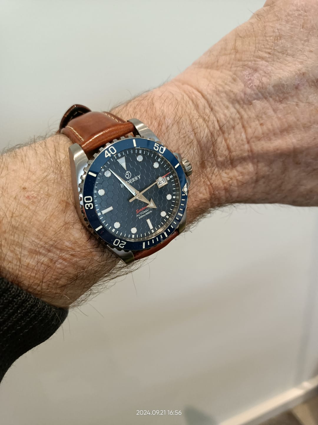 Customer photo review of SEATURTLE.OCEAN(TITANIUM) - Automatic Titanium Diver Watch | Sea Blue/Ti-bracelet
