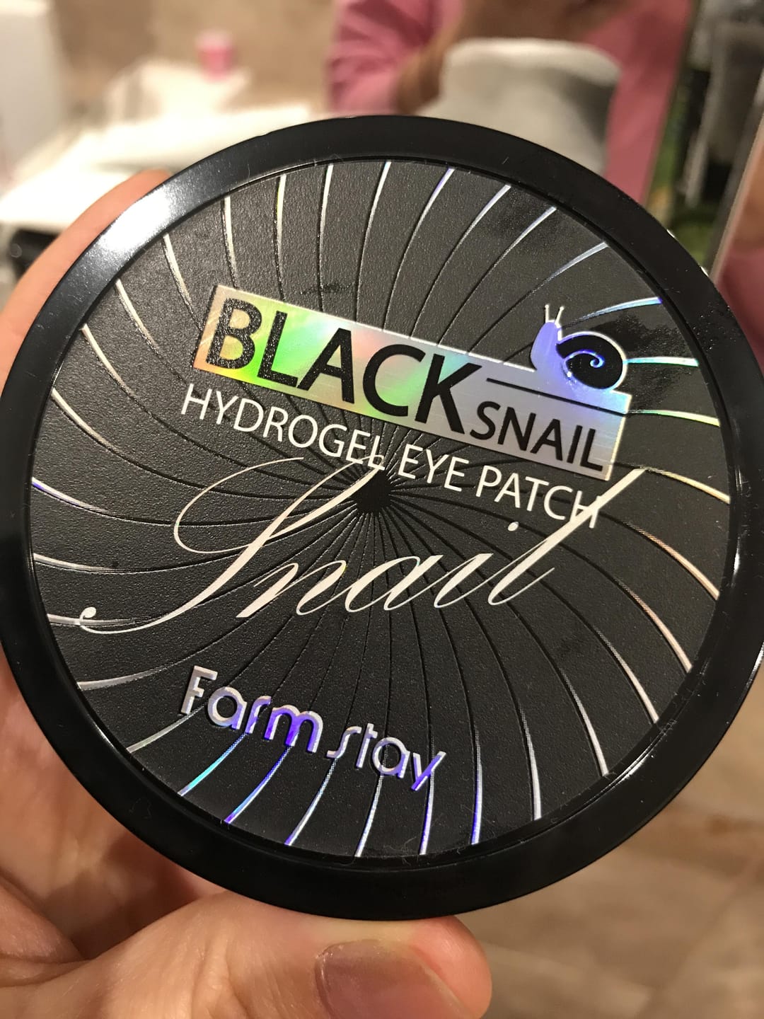 Customer photo review of Melnā gliemežu mucīna hidrogēla acu patči FarmStay Black Snail Hydrogel Eye Patch