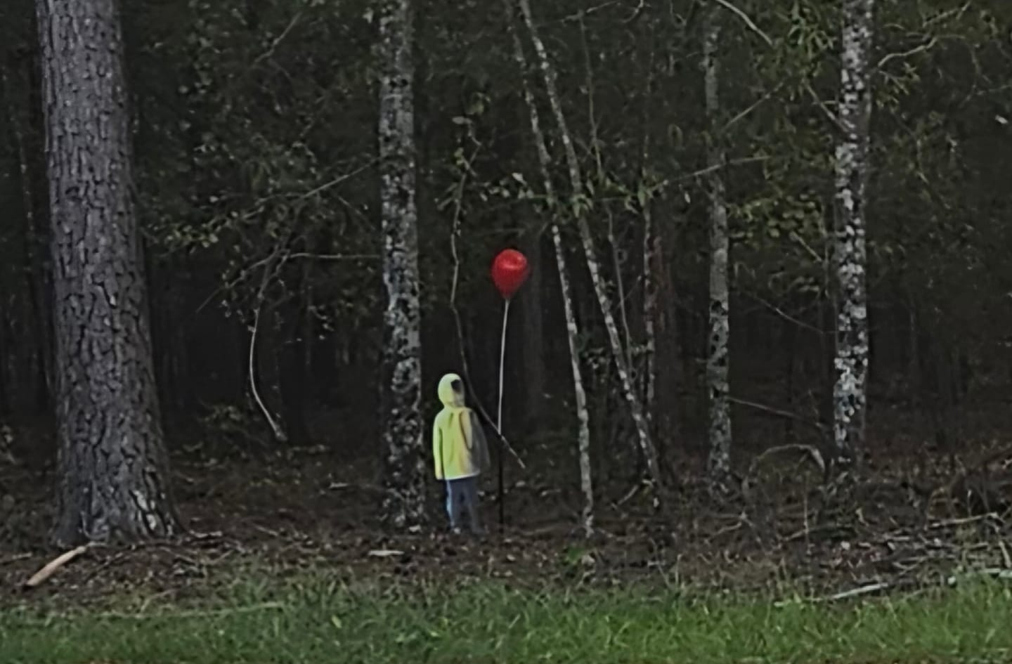 Customer photo review of PermaShine® Georgie Red Balloon Kit - IT | Pennywise | Halloween