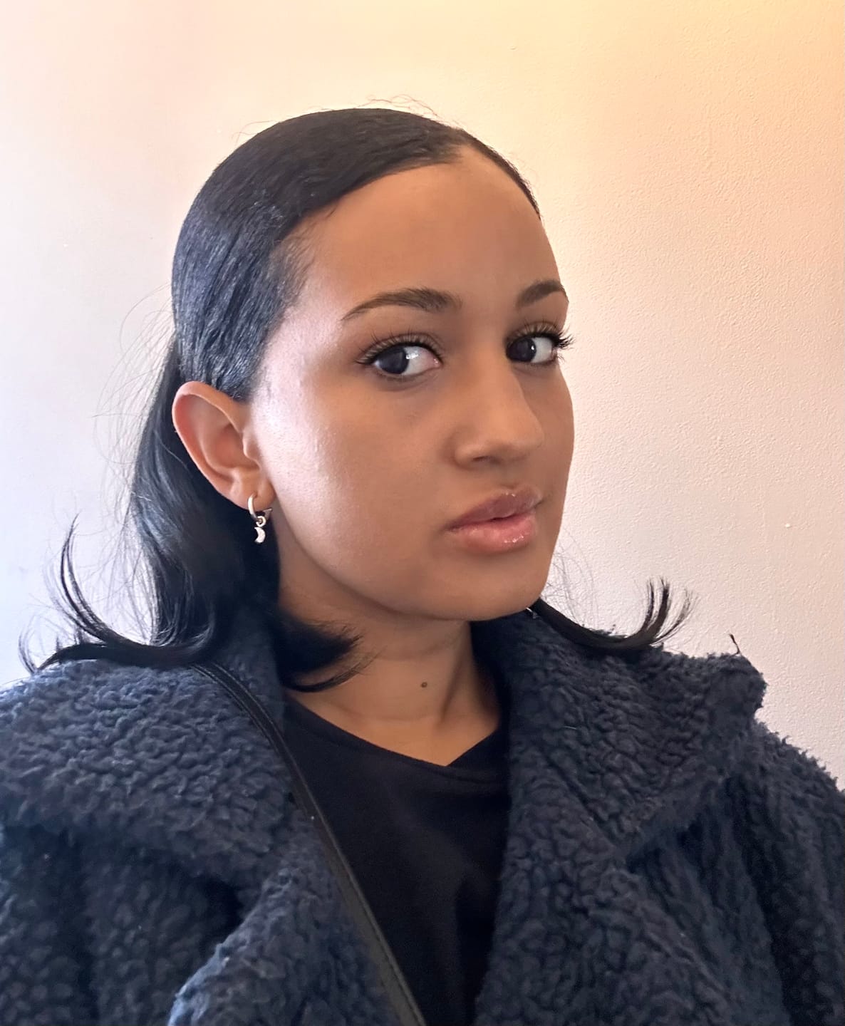 Customer photo review of Stranded Short Swoop Ponytail
