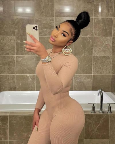 Customer photo review of [Upgrade 360] Invisible Drawstring Straps Glueless Lace Wig Curly Bleached Knots Human Hair Wig