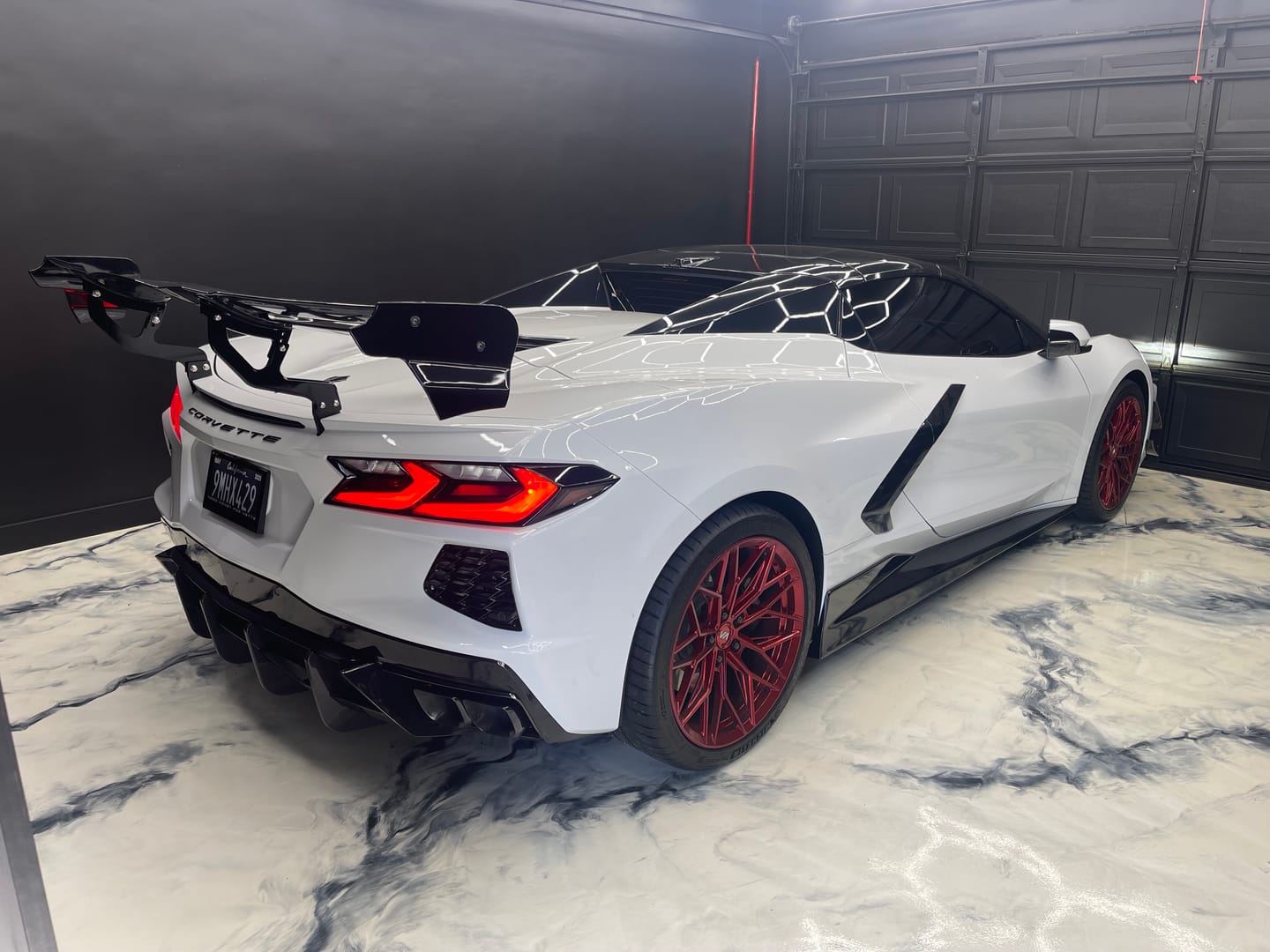 Customer photo review of Chevrolet Corvette C8 Z51 Add-On Rear Diffuser Fin