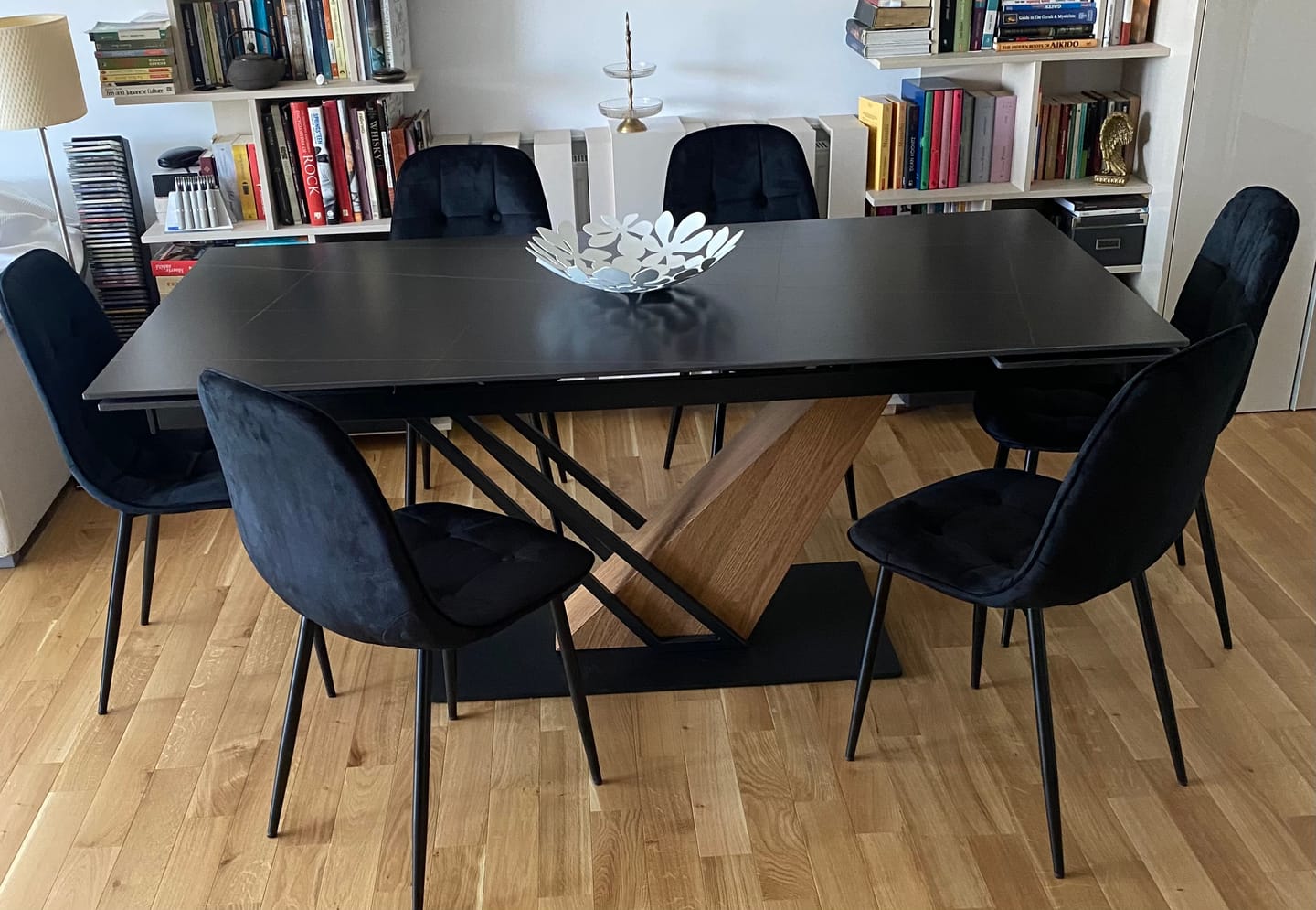 Customer photo review of Masa extensibila GENESIS, negru/stejar, 180/240x90x76 cm