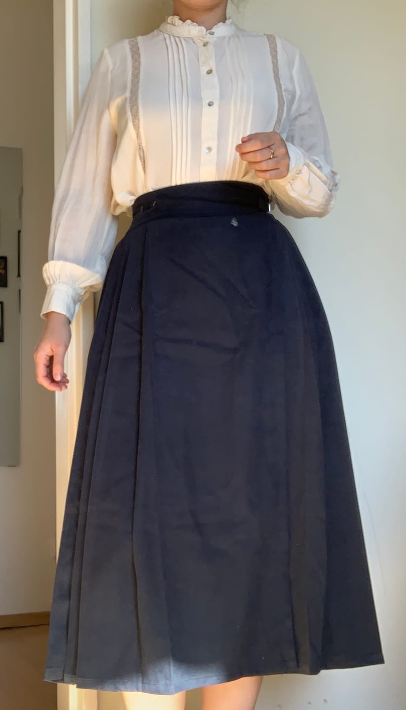 Customer photo review of Momao Xiewen 磨毛斜纹 Brushed Twill Pocket Adjustable Modernized Mamian Skirt